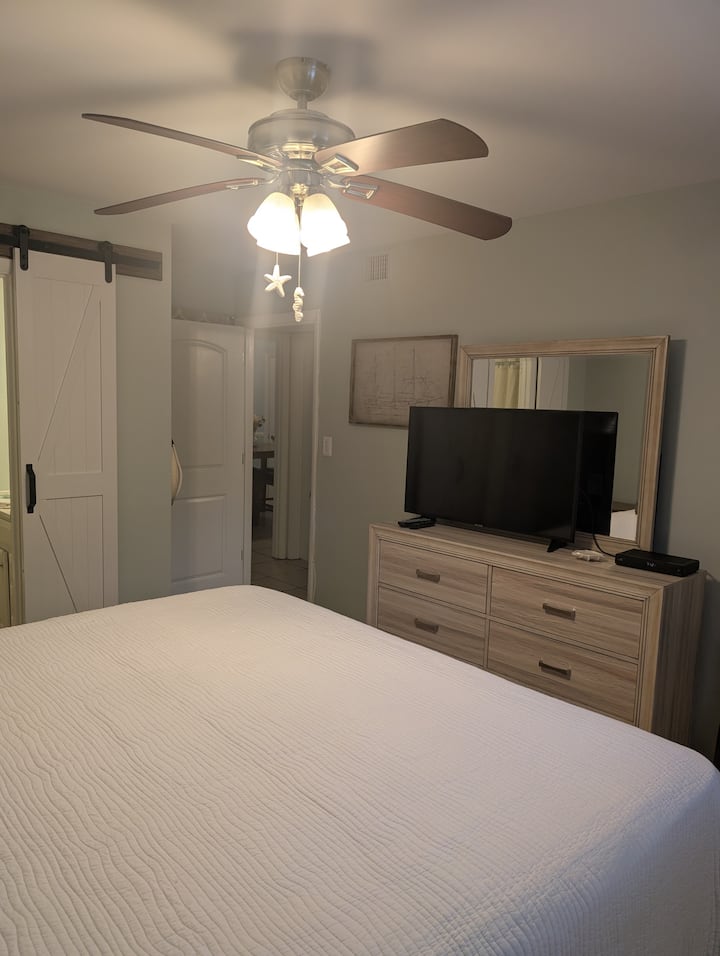 Inteligentná TV a pripojená kúpeľňa.