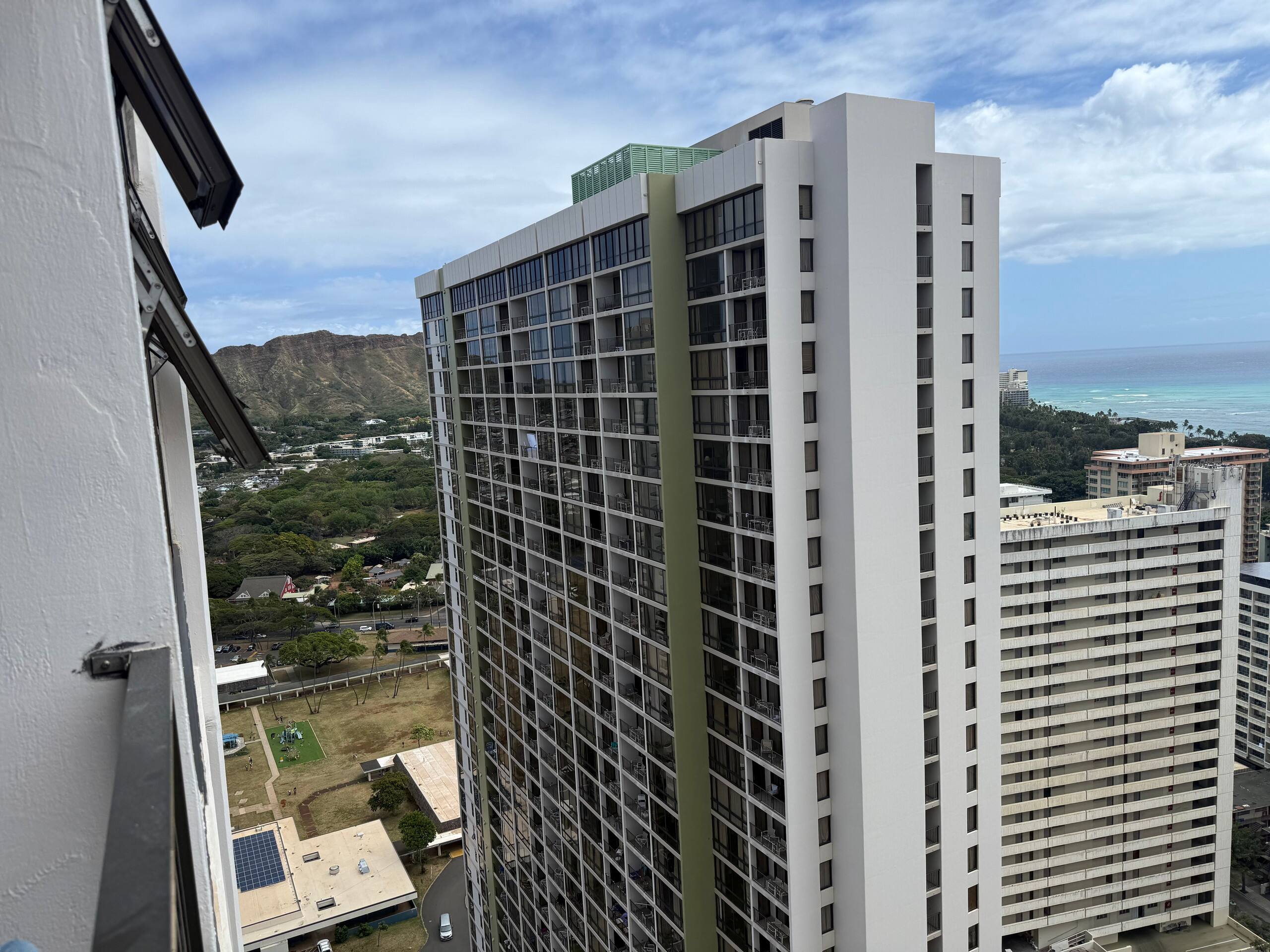 Condo in Honolulu · ★4.81 · 1 bedroom · 3 beds · 1 private bath - Image 20