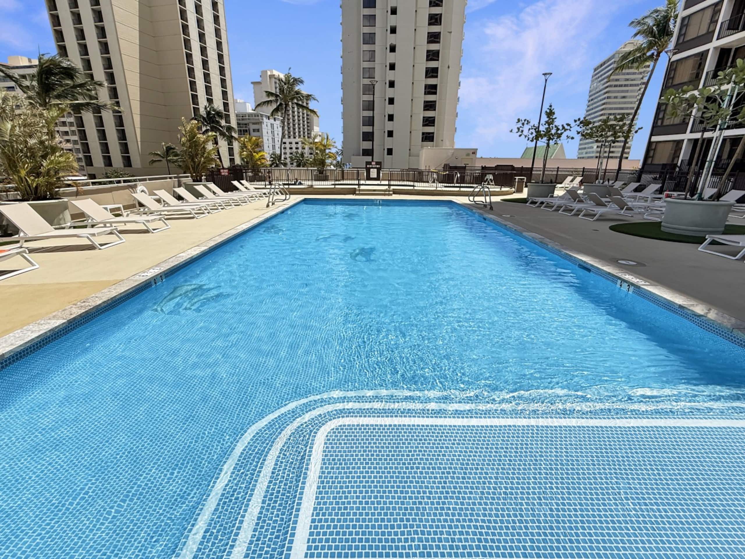 Condo in Honolulu · ★4.81 · 1 bedroom · 3 beds · 1 private bath - Image 37