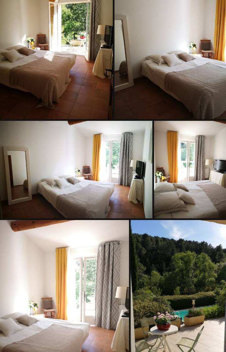 Chambre Côté Piscine - Buis-les-Baronnies