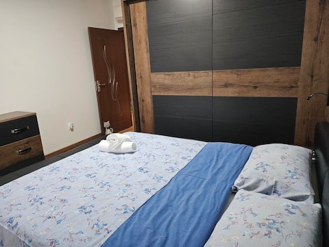 Spacious & Cozy - 3 Bedrooms