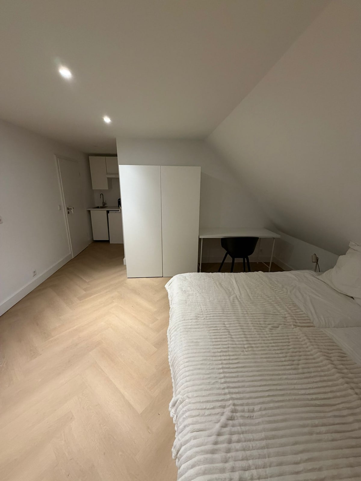 Luxurious Messe business studio in a quiet forest
