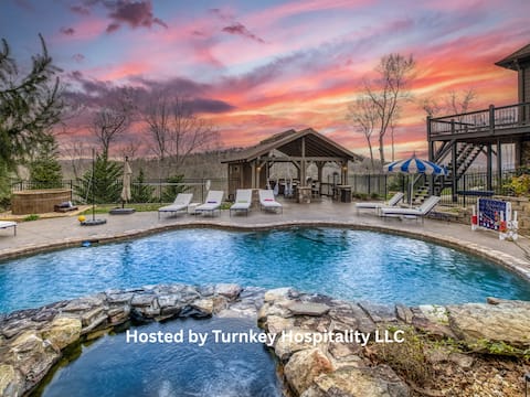 Private Retreat for 25 | Resort Pool • Game Lounge