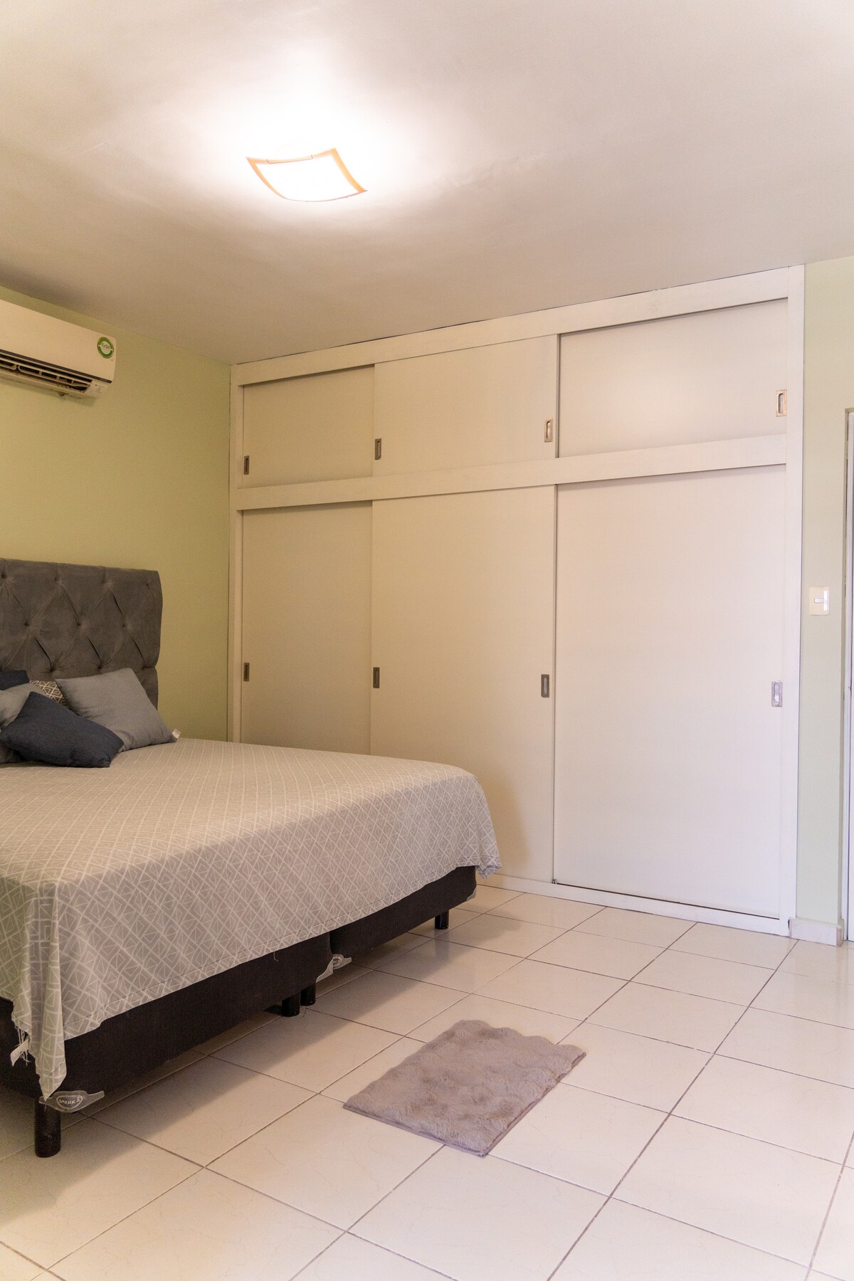 საძინებელი 1