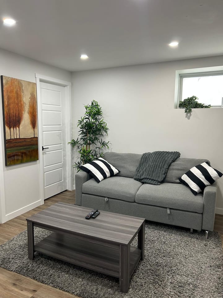 Cozy 1bd/1ba With Private Entrance In Bonavista - Winnipeg