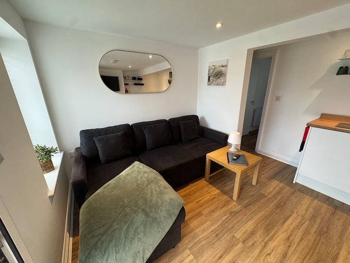 The Den @ Valetta House - Skegness