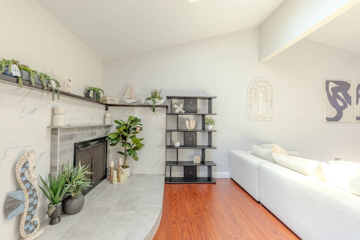 Stylish Escape: Luxury, Location, & Relaxation gallery image 5