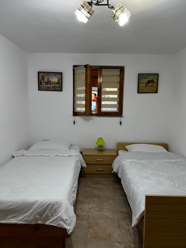 Dhomë gjumi 2