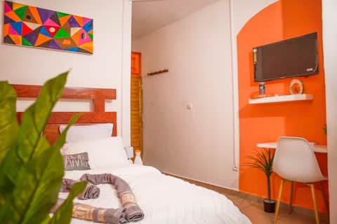 Stylish 1Bedrom flat 5mins from Airport- Bonapriso