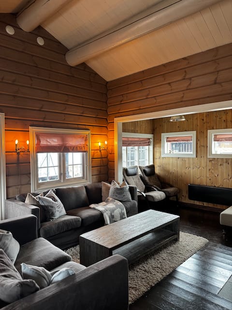 Popular Airbnb listing: Family cabin | 3 bedrooms, fireplace, Wi-Fi and electric car charger in Eidfjord