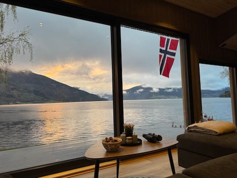 Top Airbnb: Kroken Fjordhytte in Luster