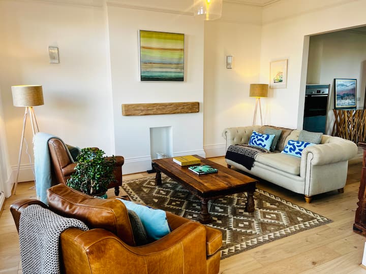Gorgeous Beach House - Sea Views Sleeps Up To 12 - Felixstowe