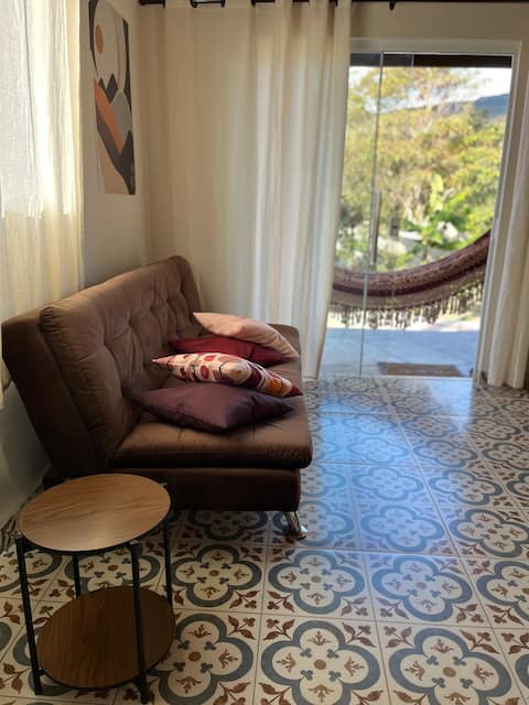 Successful Airbnb property: cardinals' corner in Palmeiras