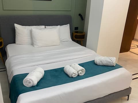 Modern Comfort Suite(#59l1BR 77 by Spacey in Maadi