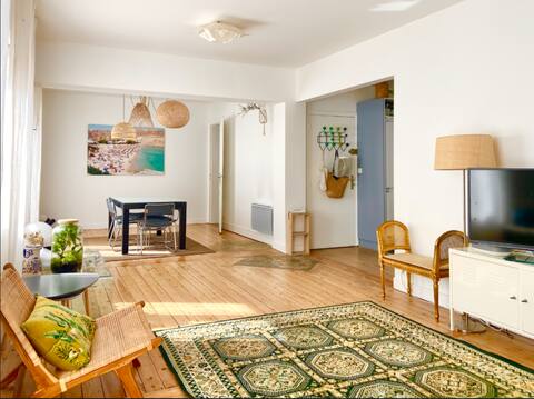 100 m from the sea and the market - sublime 4 bedroom apartment!