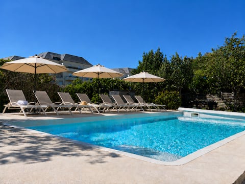 Farmhouse for 16-20 people • Heated pool • Hot tub & Sauna