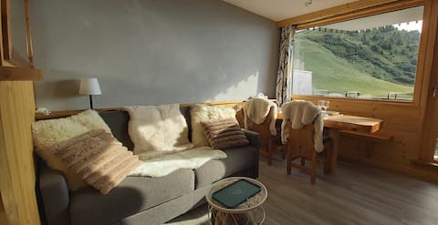 Successful Airbnb property: Chalet-style apartment cocooning ski-in/ ski out in Aime La Plagne