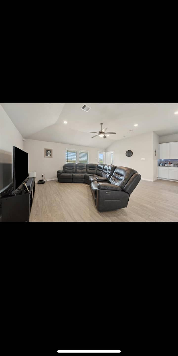 Cozy Home Near Texas Ren Fest - Magnolia, TX