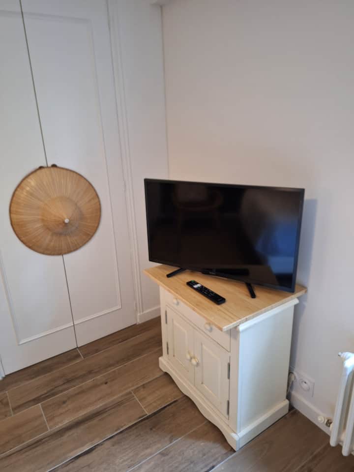 Studio Cosy Avec Terrasse - Laval