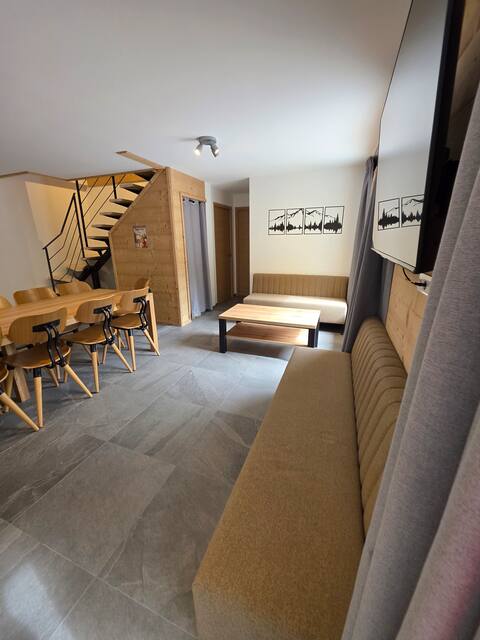 Top performing Airbnb: Orchidée des Alpes - 10/12 people in La Léchère