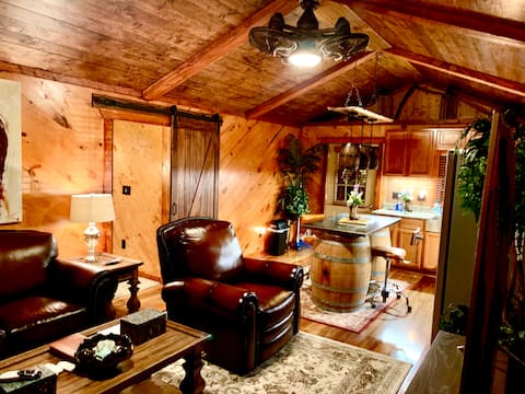 Successful Airbnb property: Queen’s Landing Cabin | Farm Stay + Animals in Fayetteville