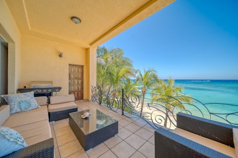 Best Ocean Views and Location, 4 bed Room sleeps 8