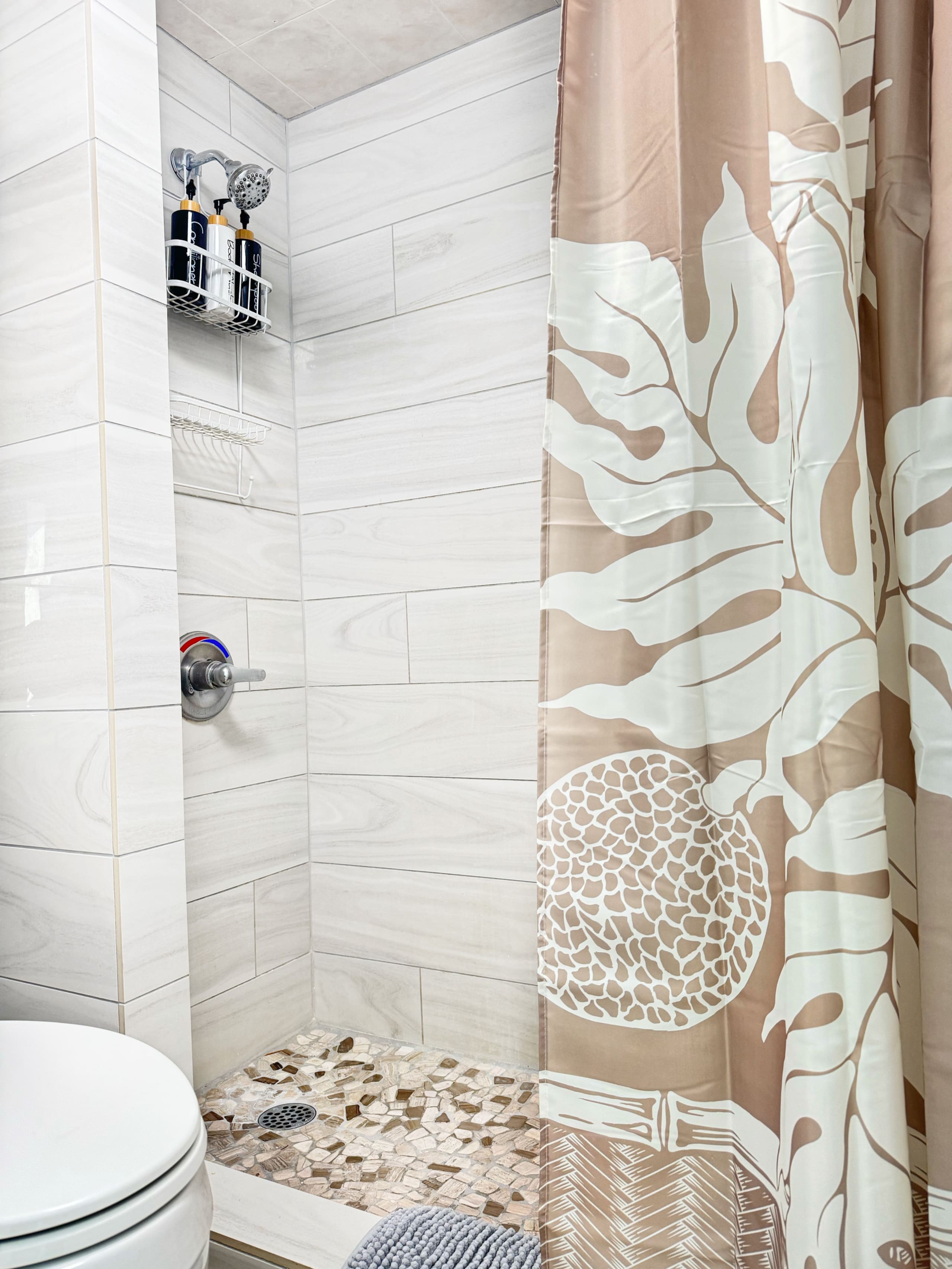 Condo in Honolulu · ★4.89 · 1 bedroom · 3 beds · 1 private bath - Image 18