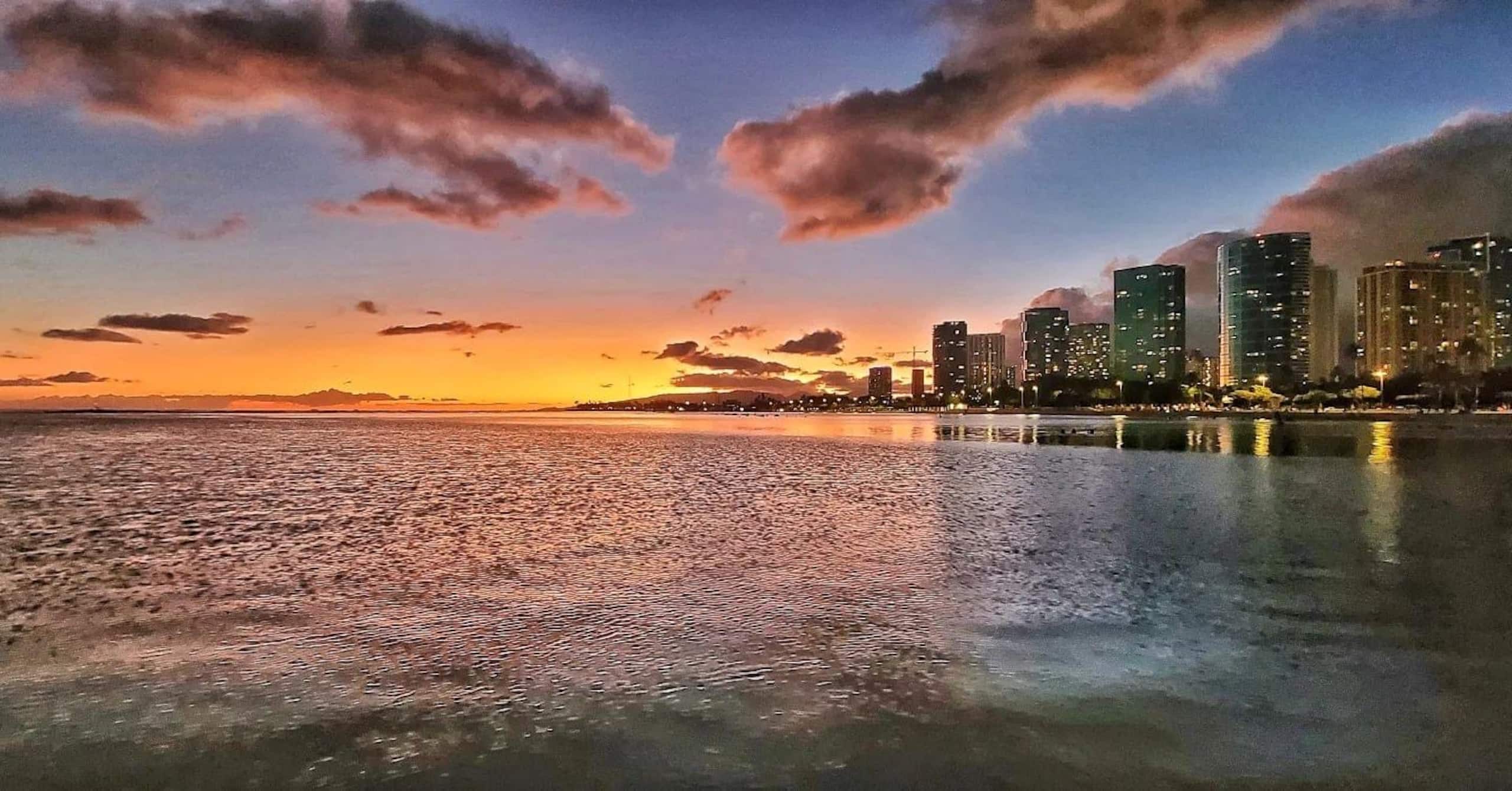 Condo in Honolulu · ★4.89 · 1 bedroom · 3 beds · 1 private bath - Image 48