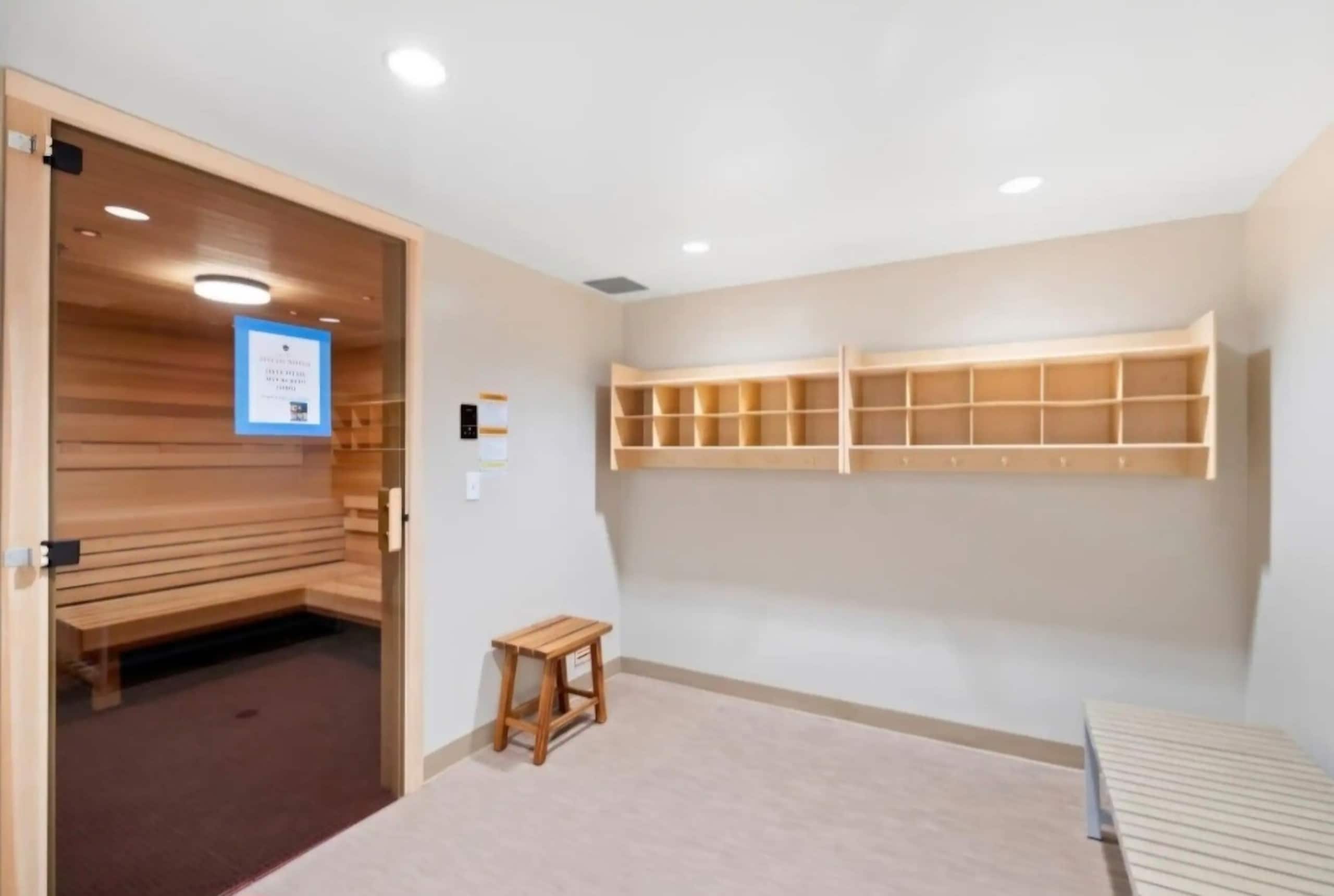 Condo in Honolulu · ★4.89 · 1 bedroom · 3 beds · 1 private bath - Image 41