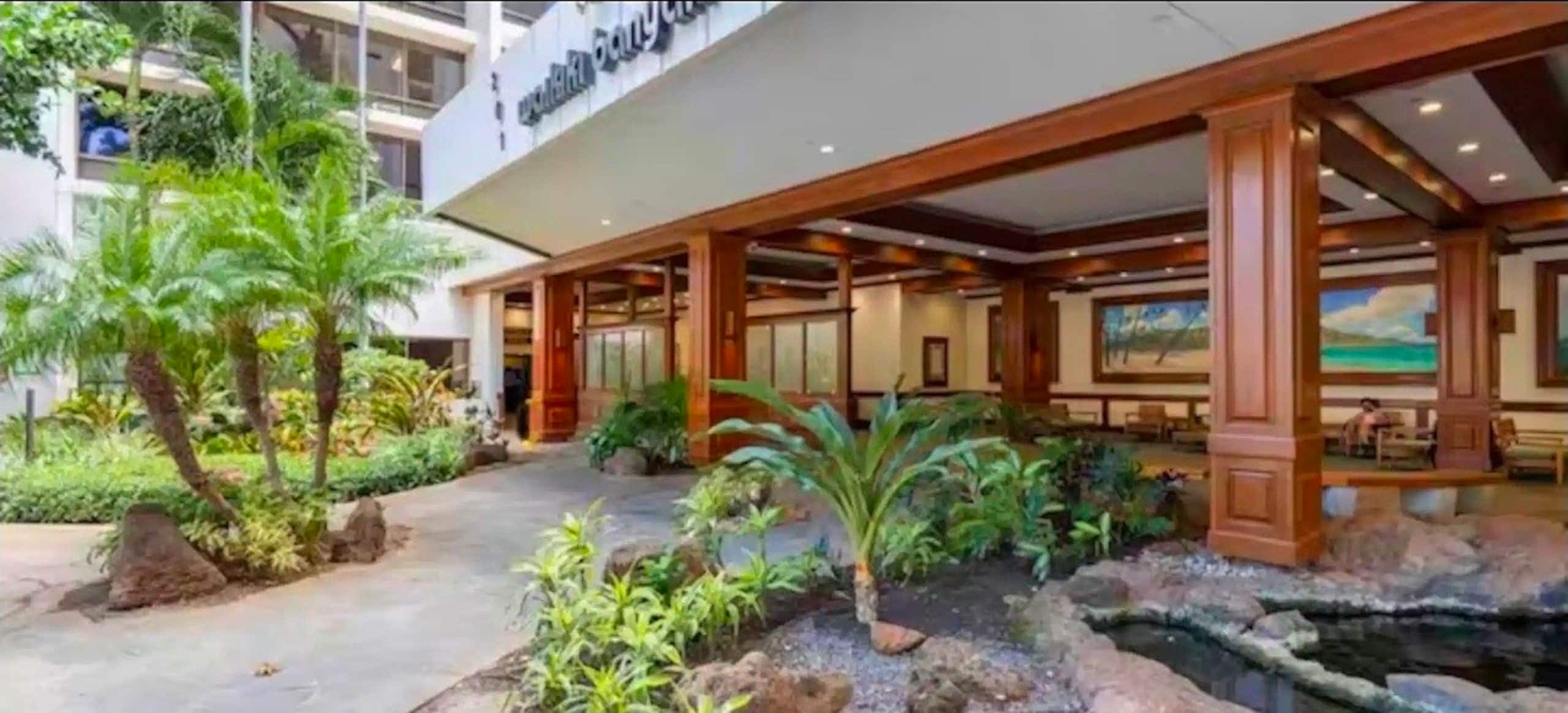 Condo in Honolulu · ★4.89 · 1 bedroom · 3 beds · 1 private bath - Image 29