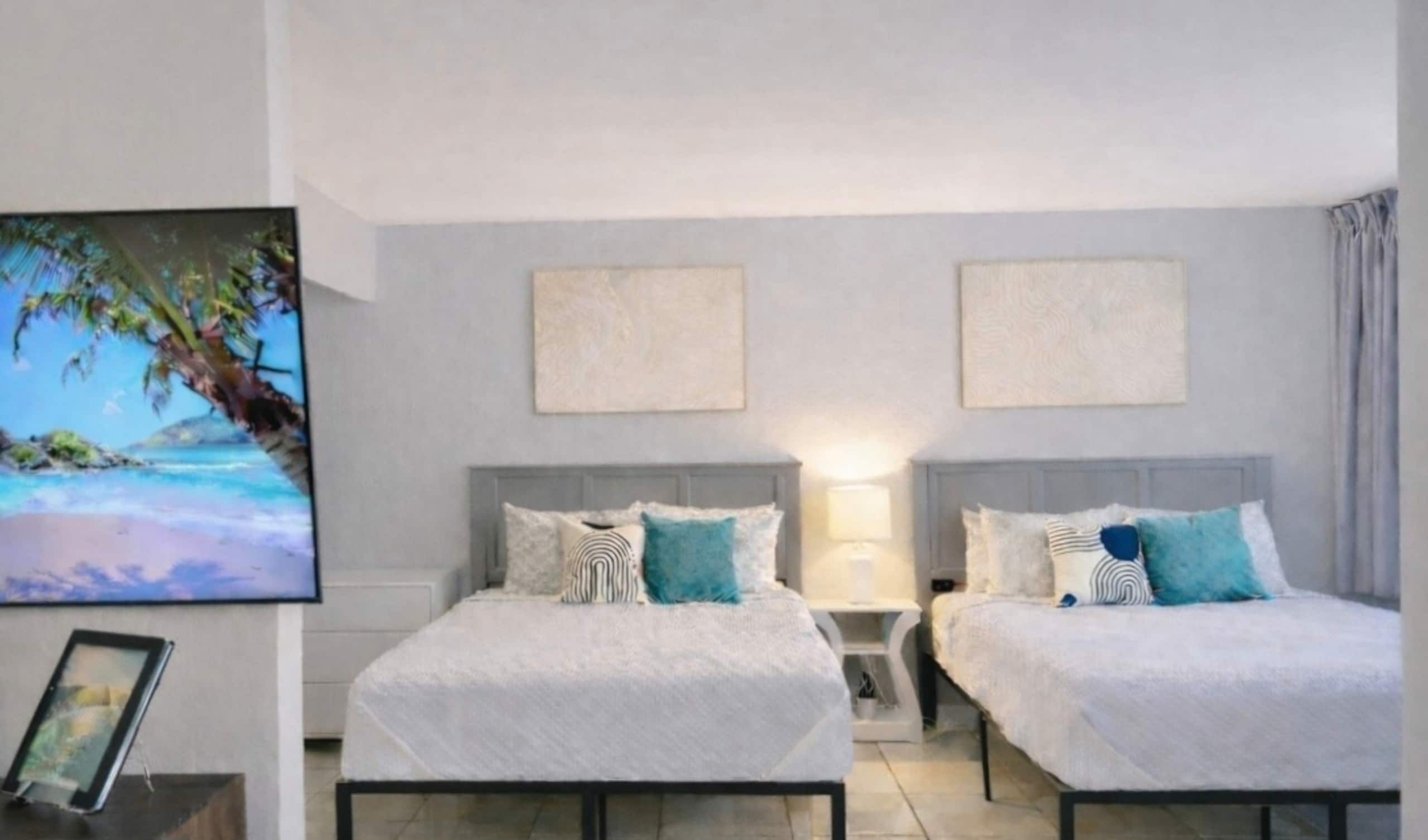 Condo in Honolulu · ★4.89 · 1 bedroom · 3 beds · 1 private bath - Image 15