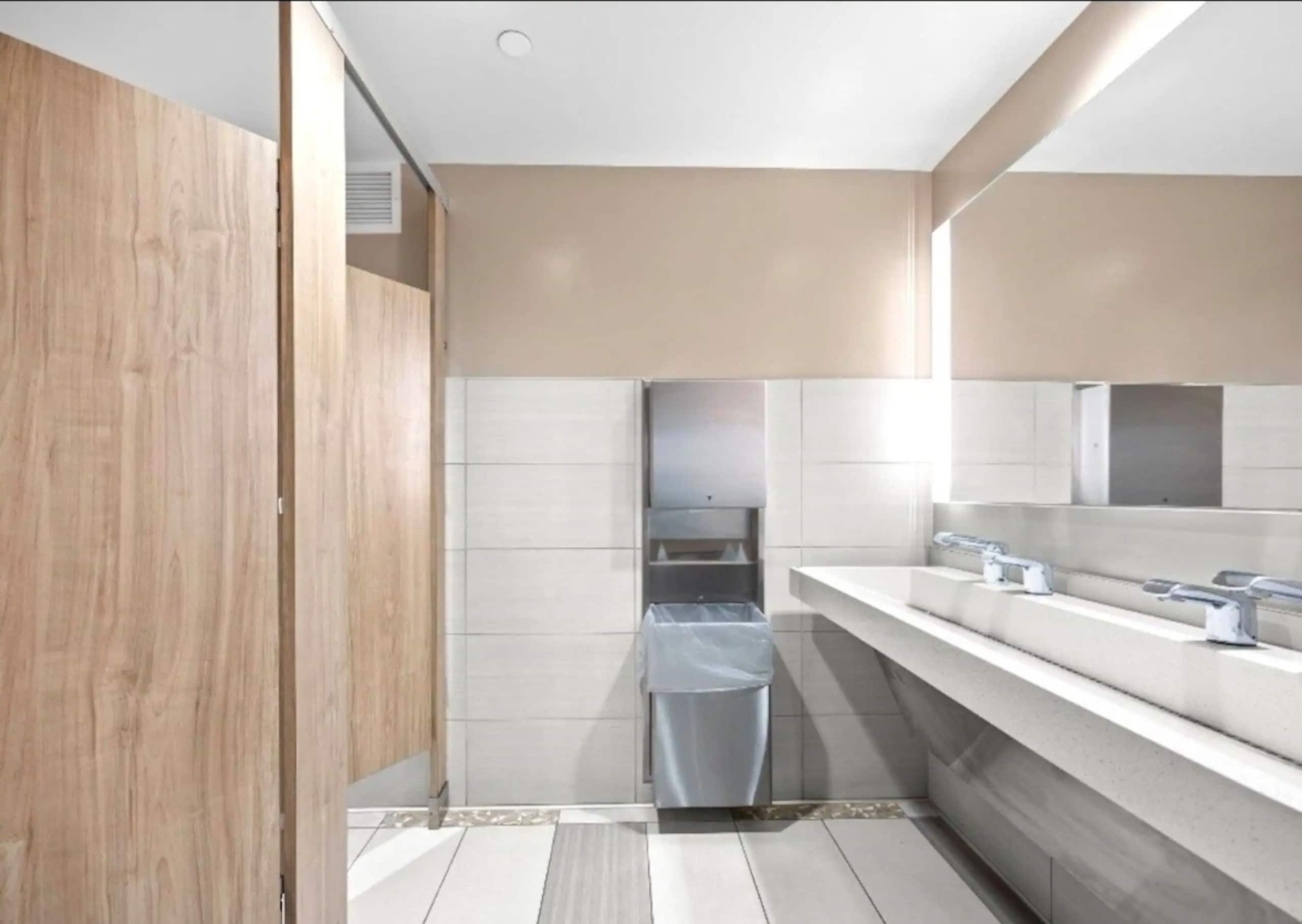 Condo in Honolulu · ★4.89 · 1 bedroom · 3 beds · 1 private bath - Image 42