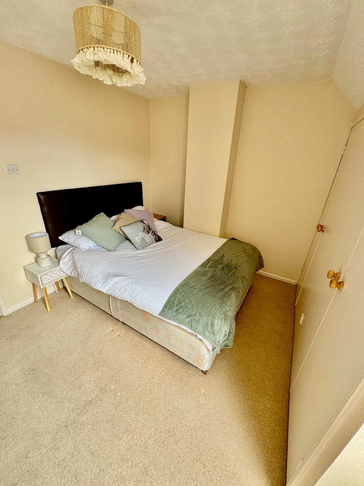 غرفة النوم 2