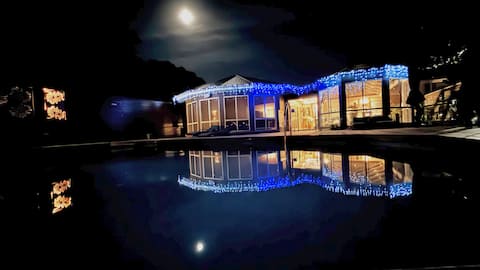 'Wallan luxury house with heated pool and spa.