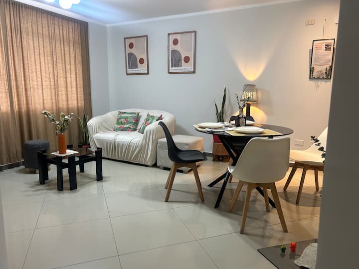 Céntrico/amplio+cocheras/1er. Piso/4 Habitaci. - Tacna