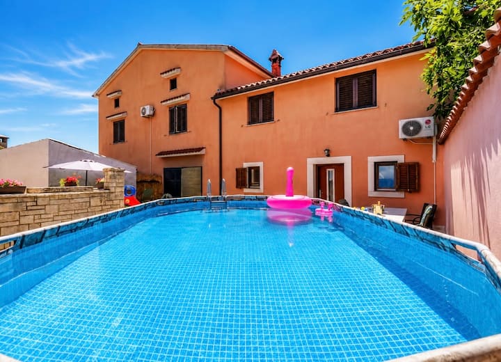 Cute Apartment Near Pula With Pool And Parking - Istrië