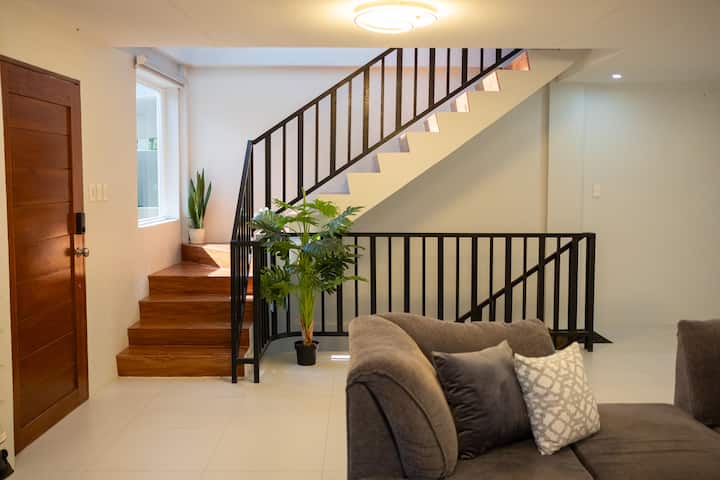 Stayescape Tagaytay Indoor Pool Villa - Tagaytay City
