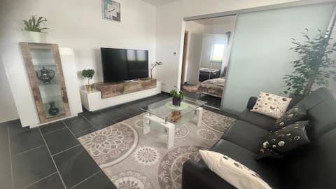 Beliebte Airbnb-Anzeige: 1-bedroom apartment with parking in Bodenseekreis