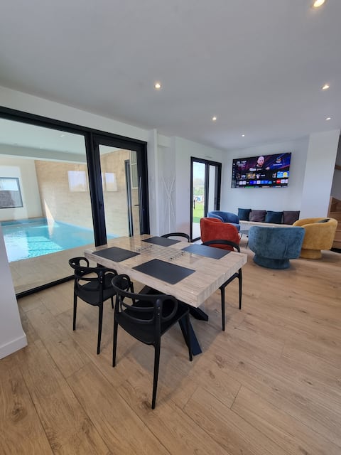 Indoor pool house at the gates of Rennes