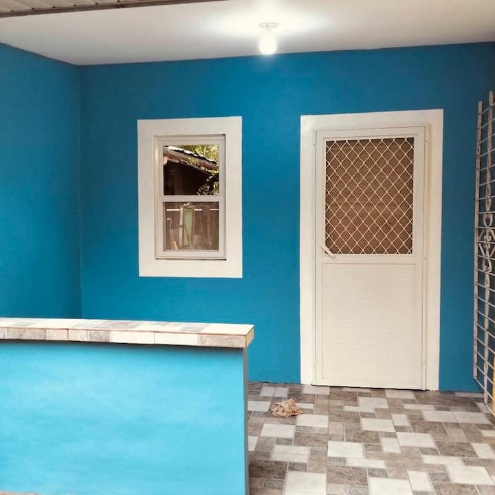 أمام المنزل