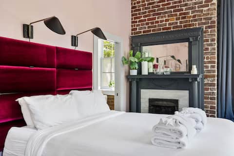 The Present - Room 203 | Queen Bed | Fireplace