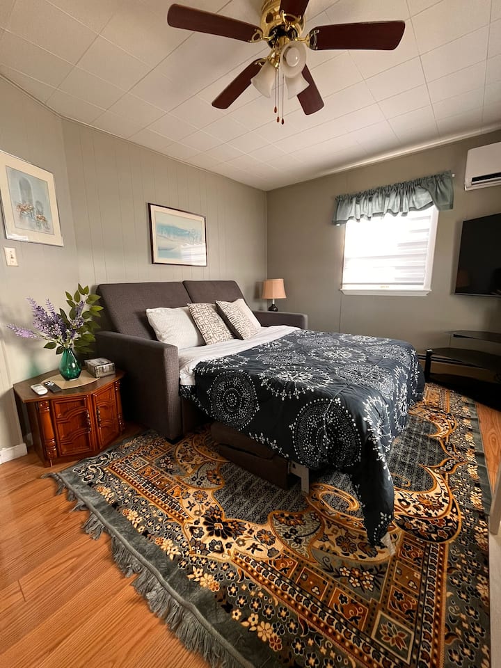 Elvis's Fun Summer House Unit A. - Cape Breton Island