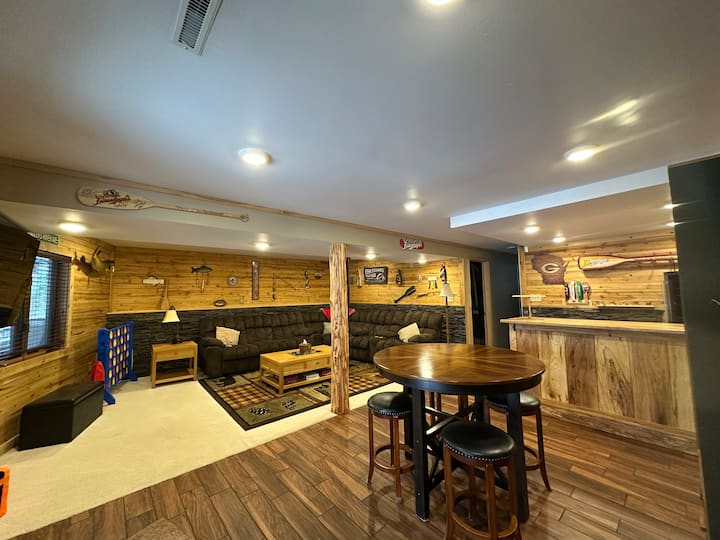 6 bedroom Lodge on Level Frontage