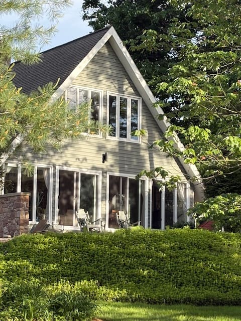 The A-frame on the Hill. Perfect for Groups.