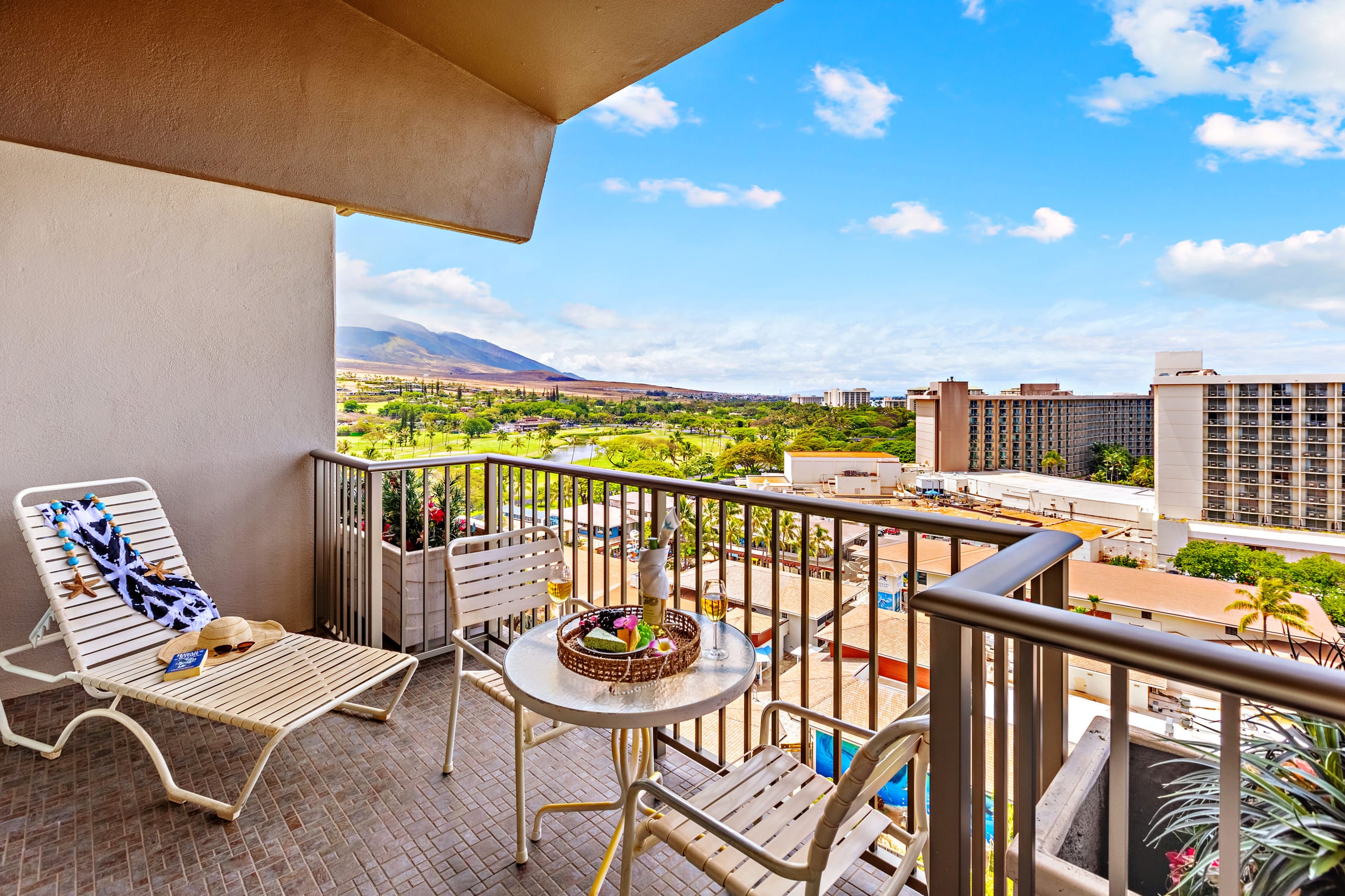 Condo in Lahaina · ★4.67 · Studio · 1 bed · 1 bath - Image 2