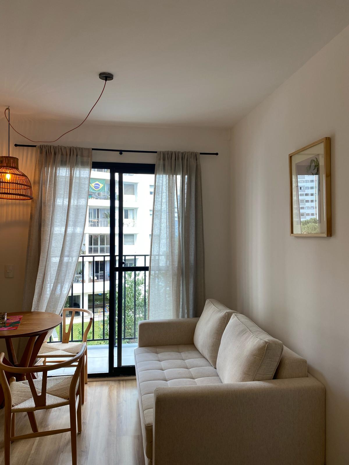 Supercomfortabele slaapbank en tv in de woonkamer 