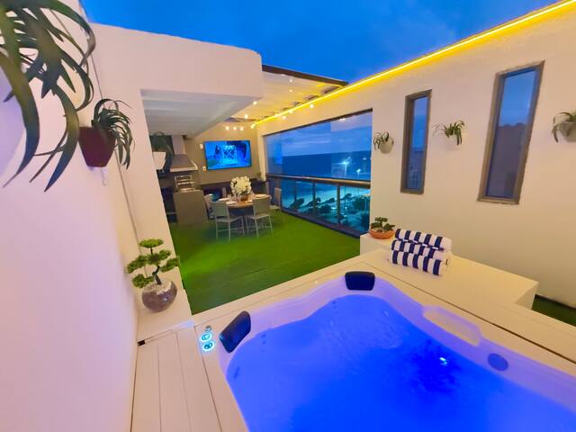 Elegant Beachfront Penthouse: 2 BDR + Jacuzzi gallery image 2