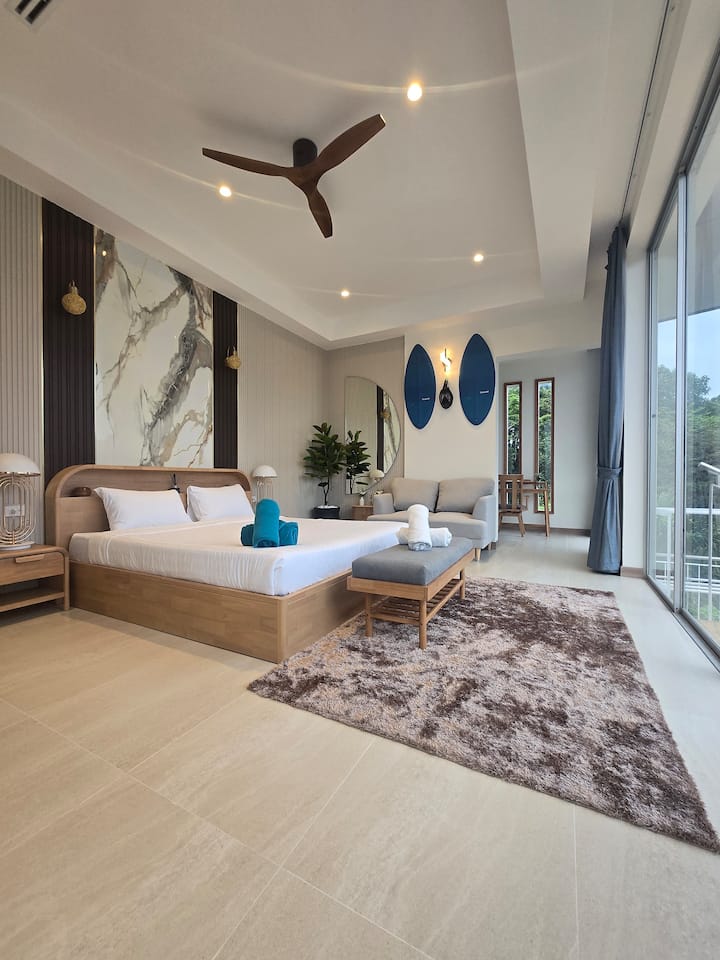 Главната спалня е напълно реновирана през 2025 г.