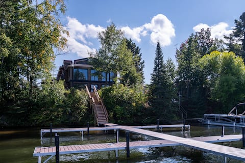 Luxury Lakeside Penthouse Lodge W/ Boat Slip