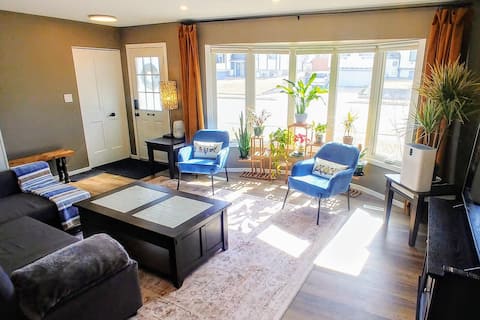 Top performing Airbnb: Whiskey Jack Nest | 3BR | 1.5Bth | Fast Wifi in Hinton
